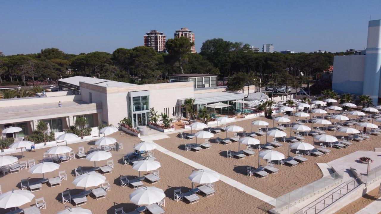 Riviera Resort Hotel Lignano Sabbiadoro Kültér fotó