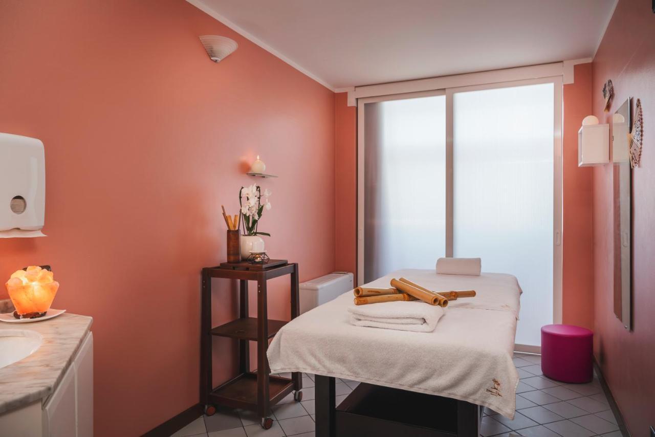 Riviera Resort Hotel Lignano Sabbiadoro Kültér fotó